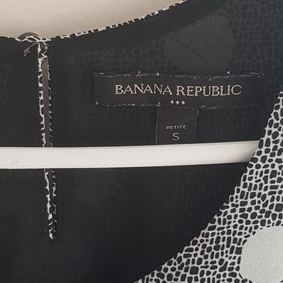 Sleeveless Polka Dot - Picture 2 of 3